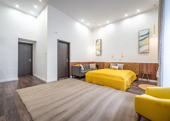 Elizabeth Deluxe * Budapesta