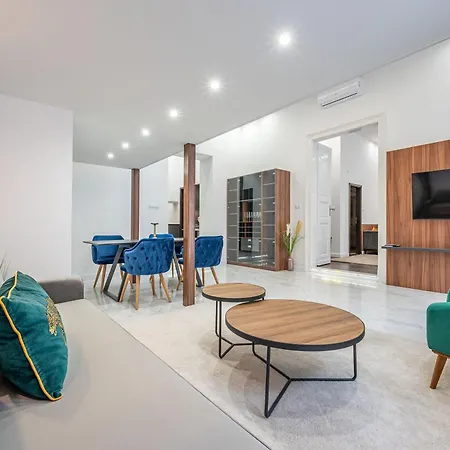 Elizabeth Deluxe Apartment *