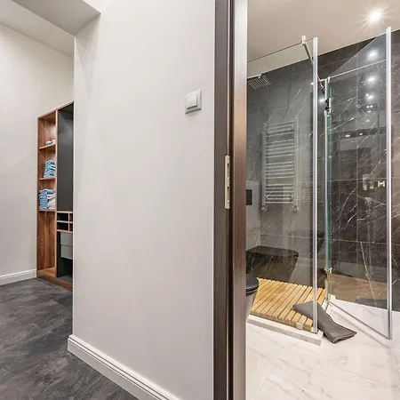 Elizabeth Deluxe Apartment *